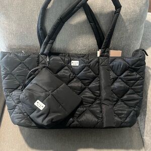 Wilo Black Quilted Travel Bag Set